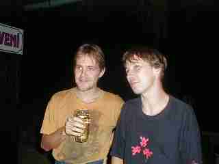 Docela by m� zaj�malo, na co to tak kouk�te?